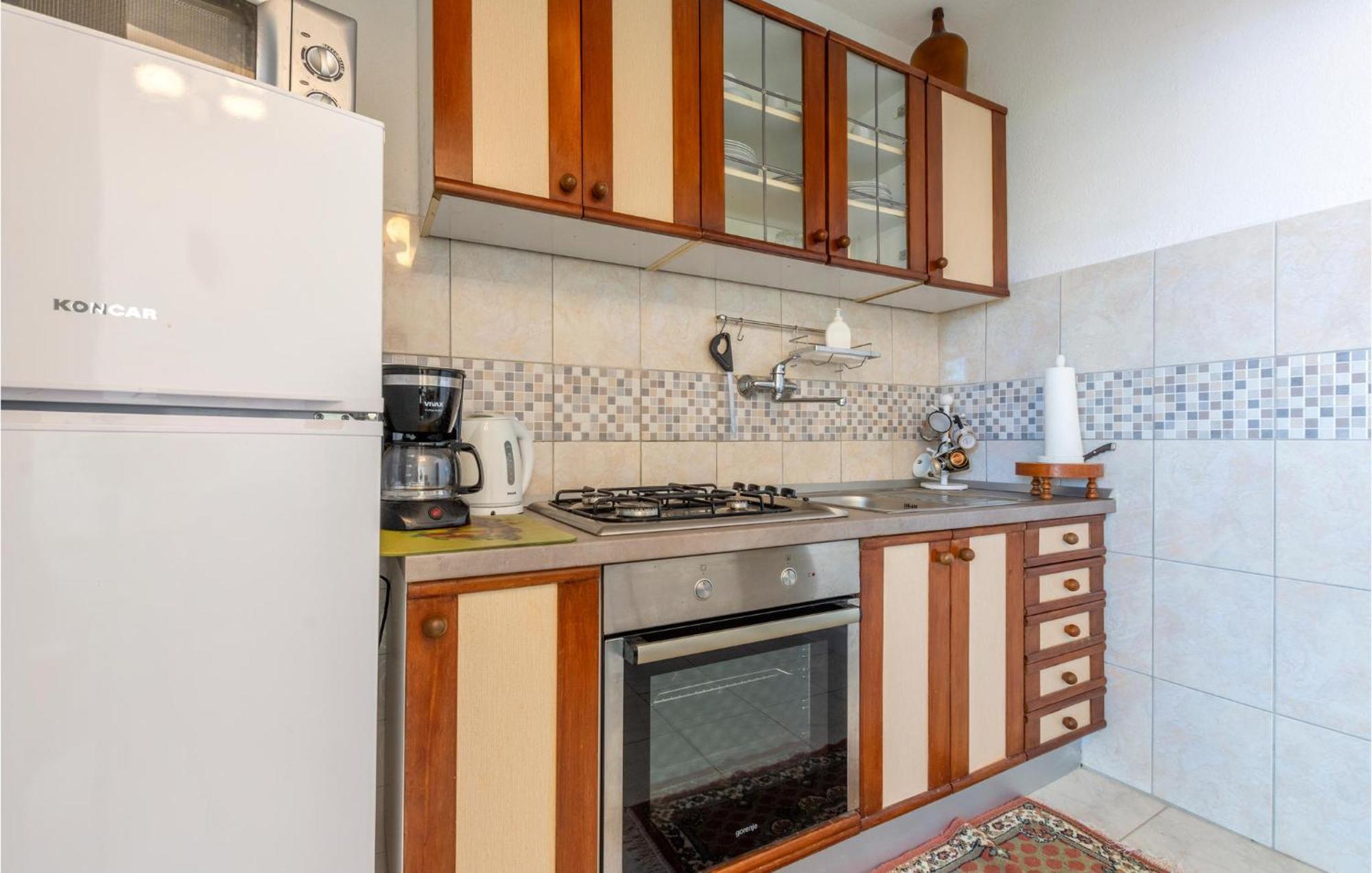 Amazing In With Kitchen Apartment