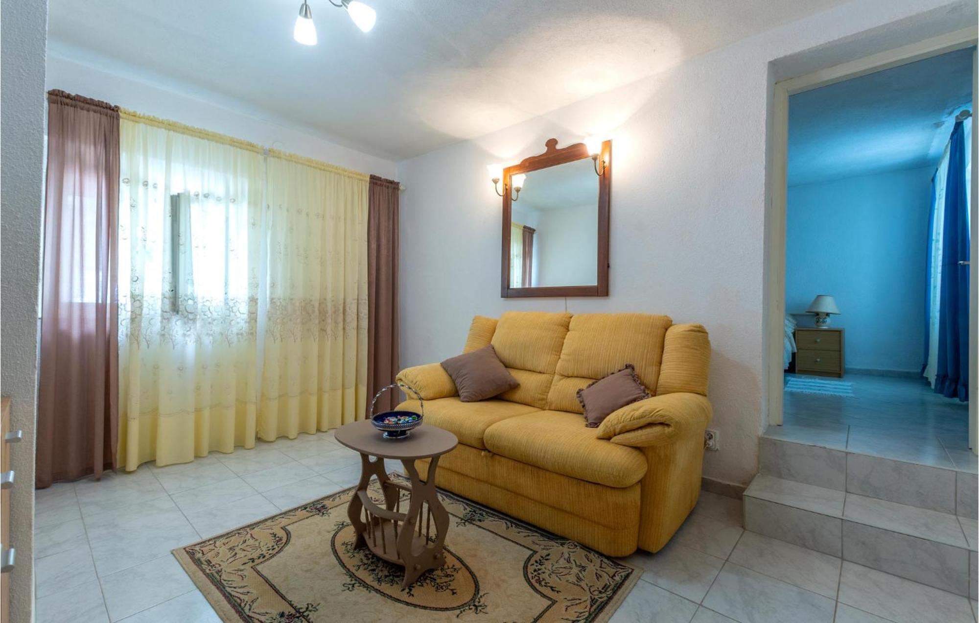 Amazing In With Kitchen Apartment *